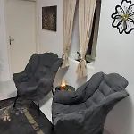 Old Town Apartment *